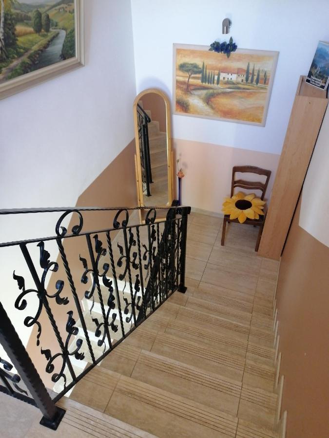 Villa Meisterburg Sciegny Bagian luar foto